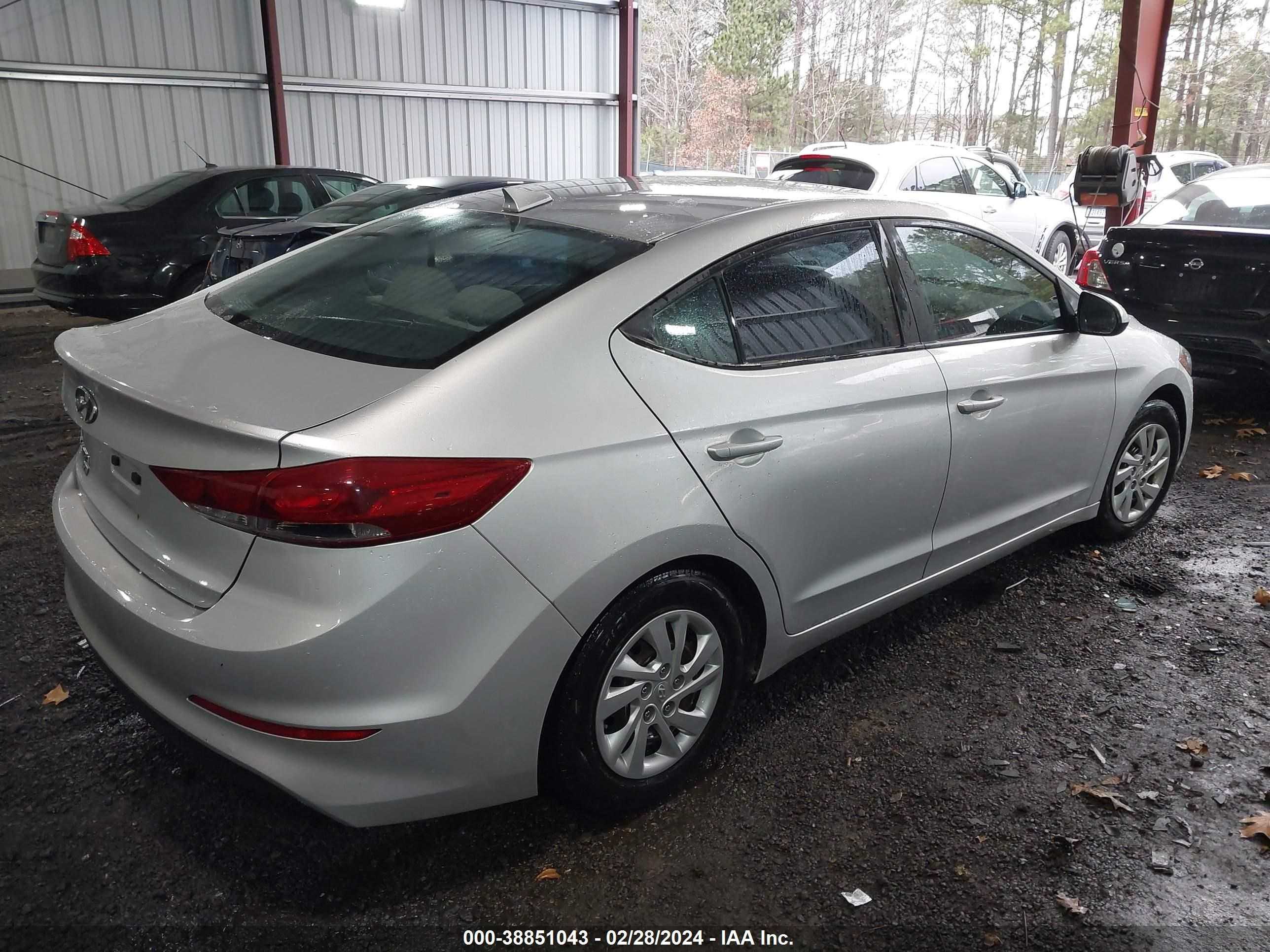 Photo 3 VIN: 5NPD74LF8HH144995 - HYUNDAI ELANTRA 