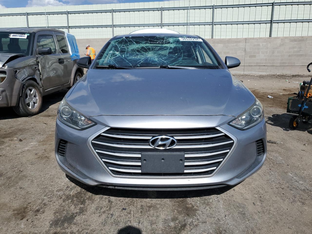 Photo 4 VIN: 5NPD74LF8HH155849 - HYUNDAI ELANTRA 