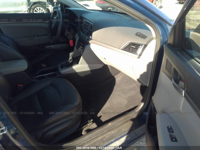 Photo 4 VIN: 5NPD74LF8HH185742 - HYUNDAI ELANTRA 