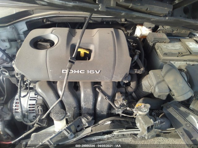 Photo 9 VIN: 5NPD74LF8HH196045 - HYUNDAI ELANTRA 