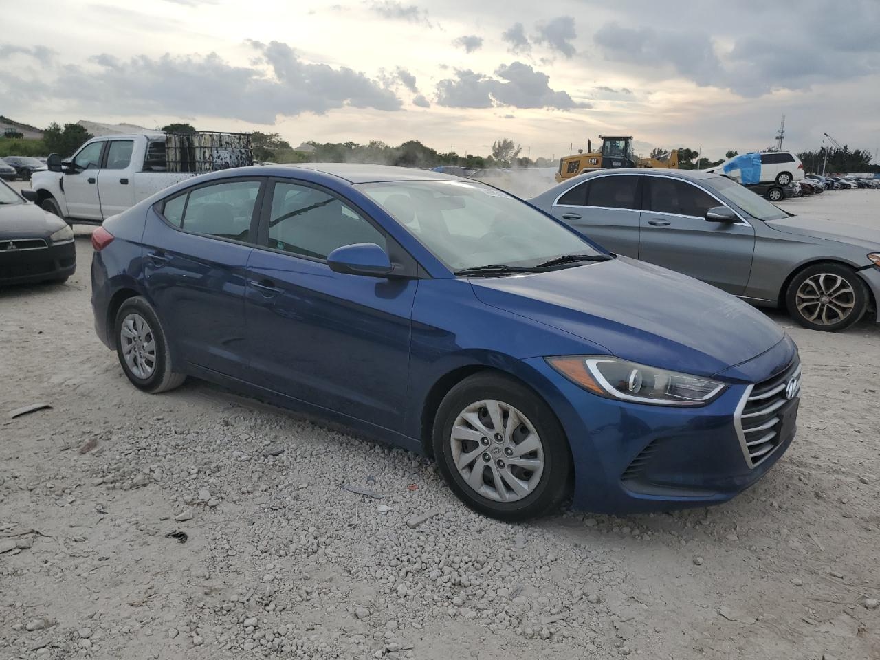 Photo 3 VIN: 5NPD74LF8HH197132 - HYUNDAI ELANTRA 