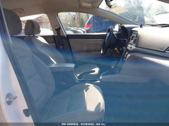 Photo 4 VIN: 5NPD74LF8HH202720 - HYUNDAI ELANTRA 