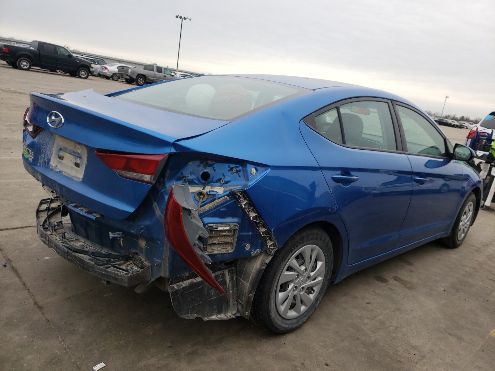 Photo 3 VIN: 5NPD74LF8JH283644 - HYUNDAI ELANTRA SE 