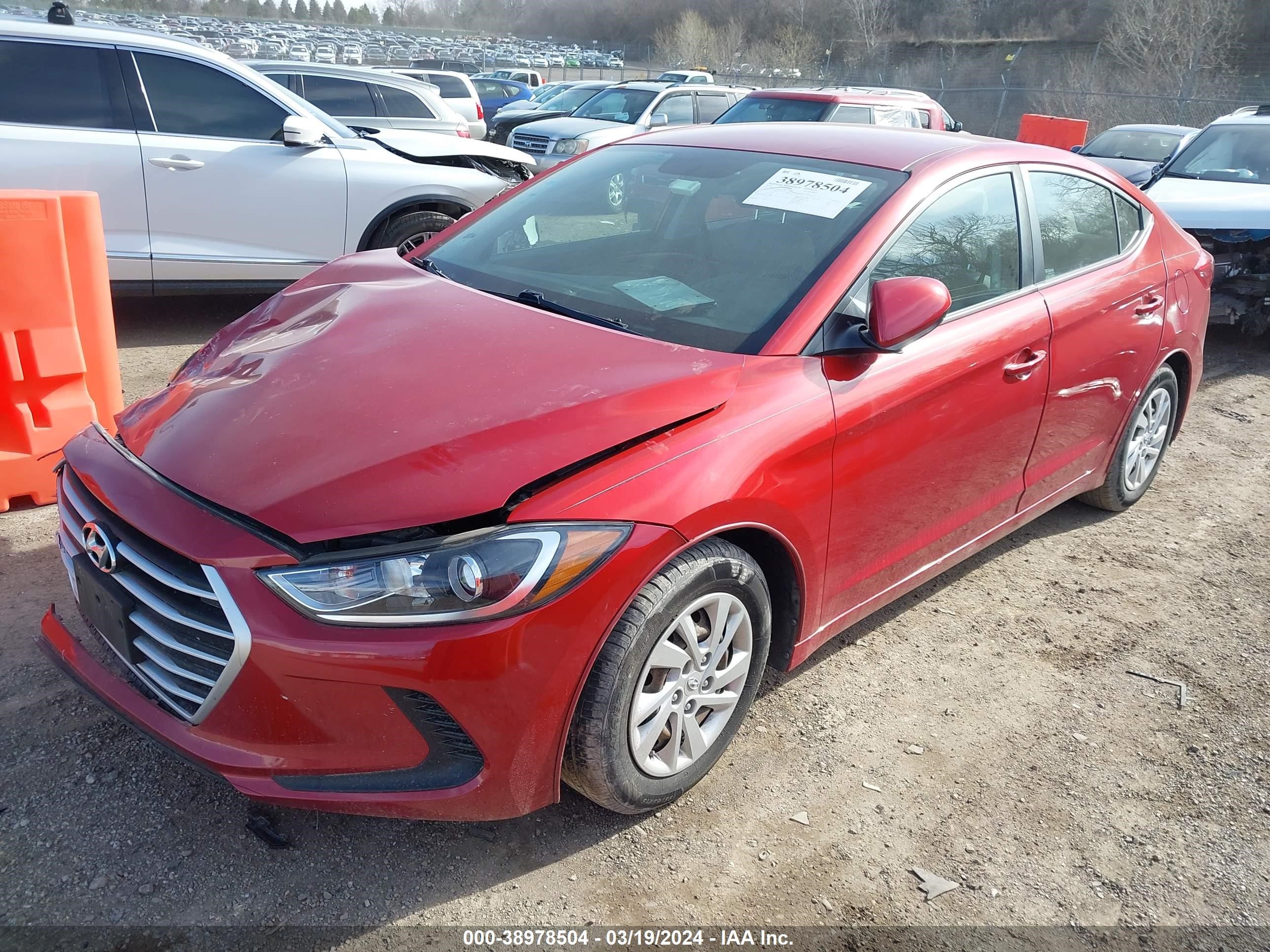 Photo 1 VIN: 5NPD74LF8JH318067 - HYUNDAI ELANTRA 