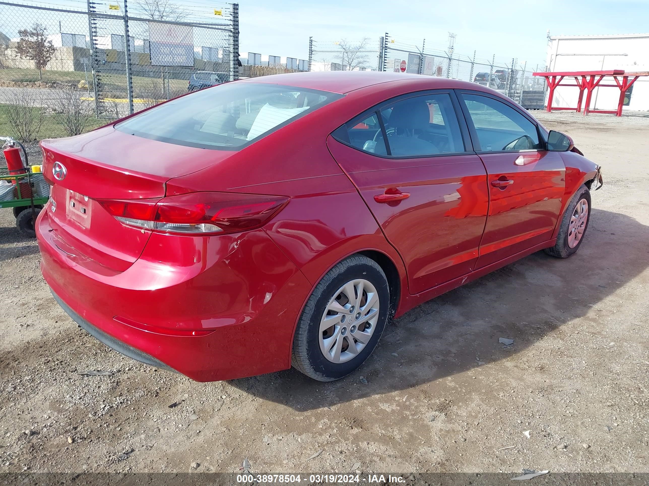 Photo 3 VIN: 5NPD74LF8JH318067 - HYUNDAI ELANTRA 