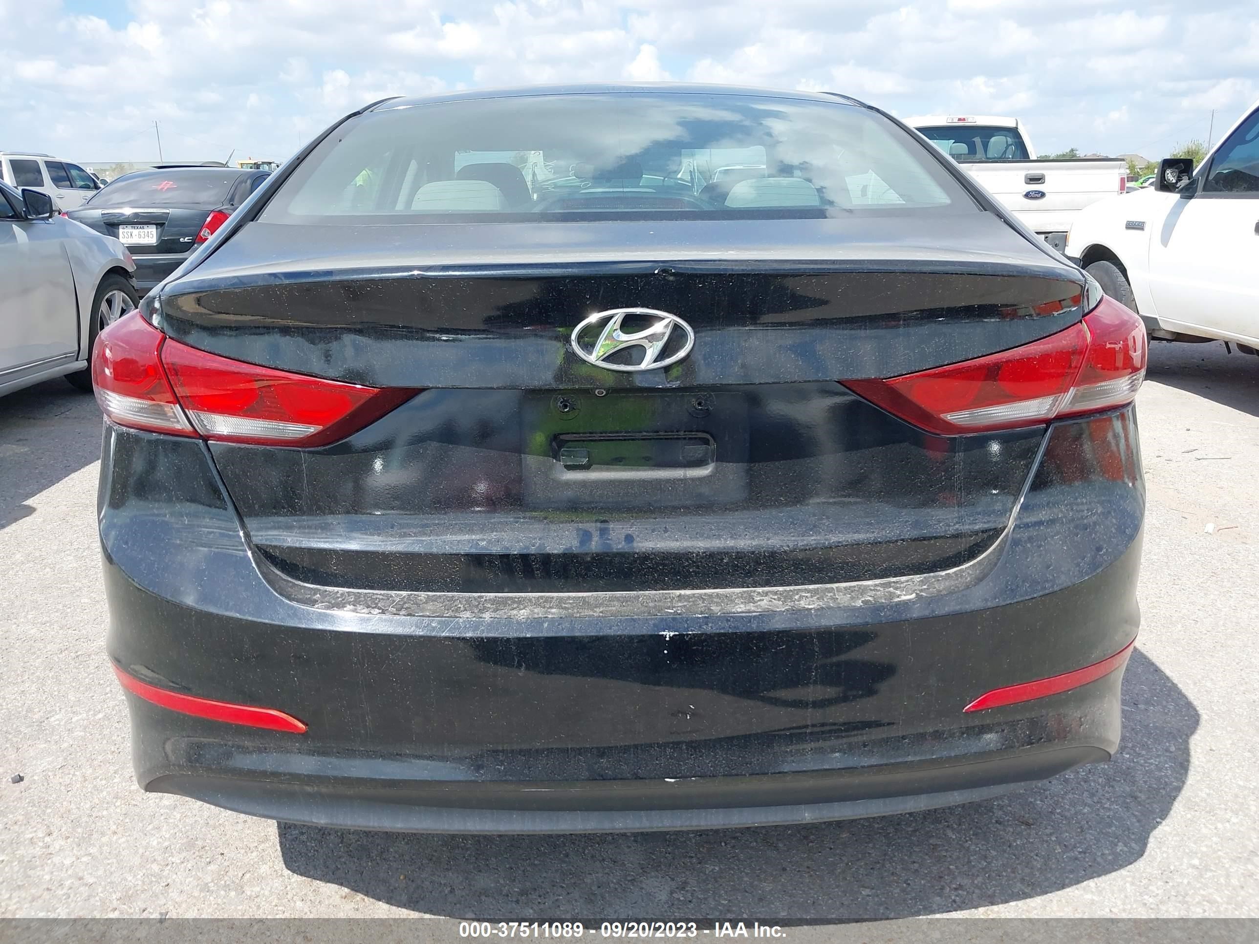 Photo 15 VIN: 5NPD74LF8JH334933 - HYUNDAI ELANTRA 