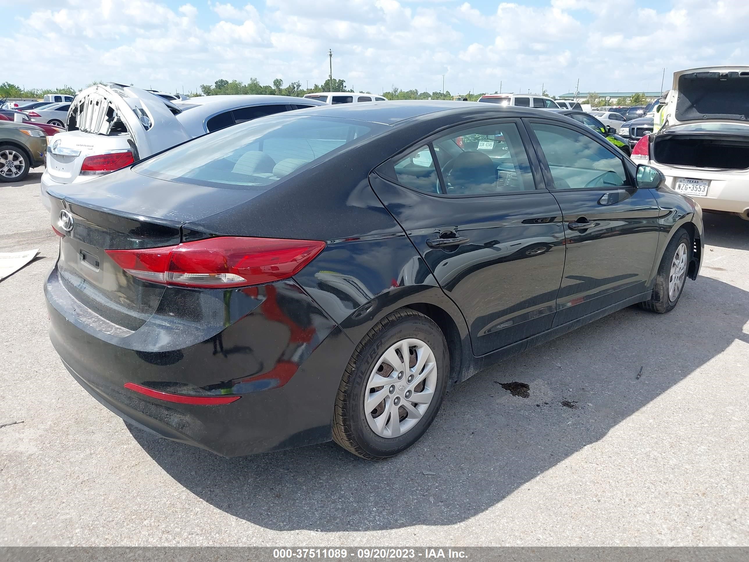 Photo 3 VIN: 5NPD74LF8JH334933 - HYUNDAI ELANTRA 