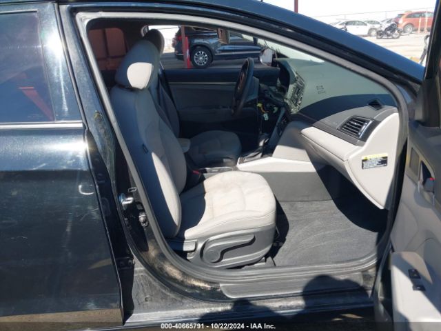 Photo 4 VIN: 5NPD74LF8JH350467 - HYUNDAI ELANTRA 