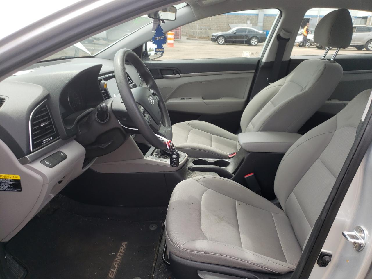 Photo 6 VIN: 5NPD74LF8JH385963 - HYUNDAI ELANTRA 