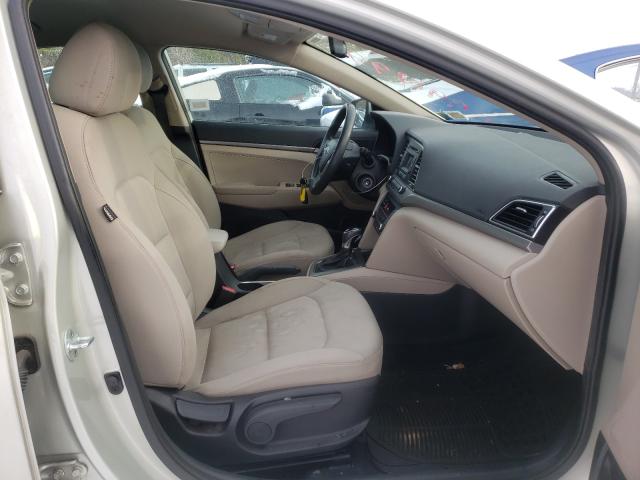 Photo 4 VIN: 5NPD74LF9HH067988 - HYUNDAI ELANTRA SE 