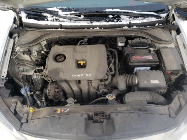 Photo 6 VIN: 5NPD74LF9HH067988 - HYUNDAI ELANTRA SE 