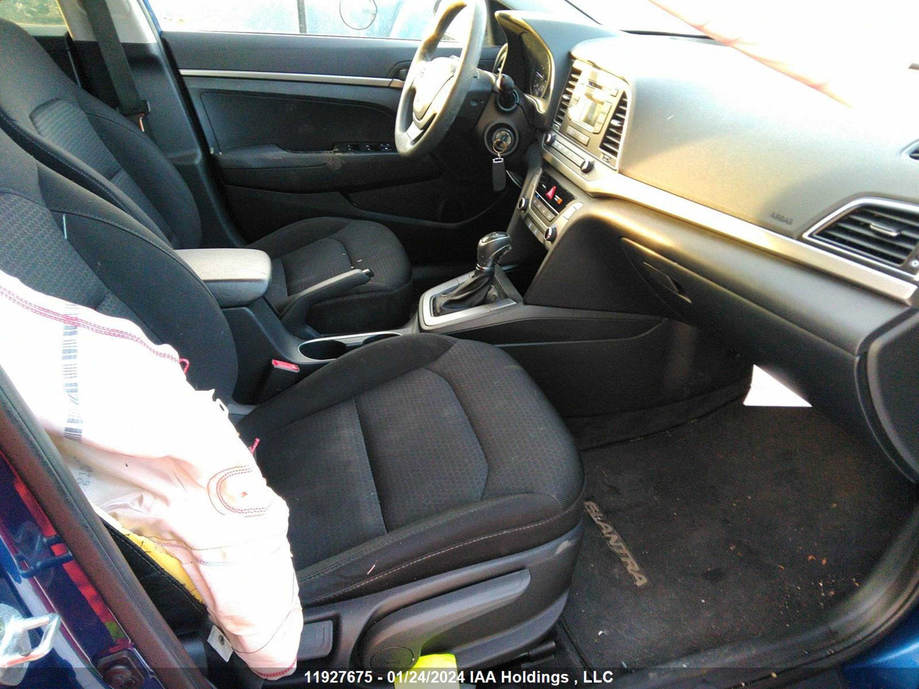 Photo 4 VIN: 5NPD74LF9HH068591 - HYUNDAI ELANTRA 