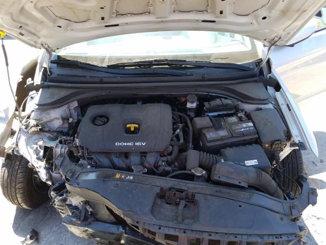 Photo 6 VIN: 5NPD74LF9HH082197 - HYUNDAI ELANTRA SE 