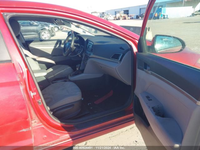 Photo 4 VIN: 5NPD74LF9HH104022 - HYUNDAI ELANTRA 