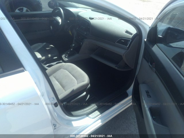 Photo 4 VIN: 5NPD74LF9HH104876 - HYUNDAI ELANTRA 