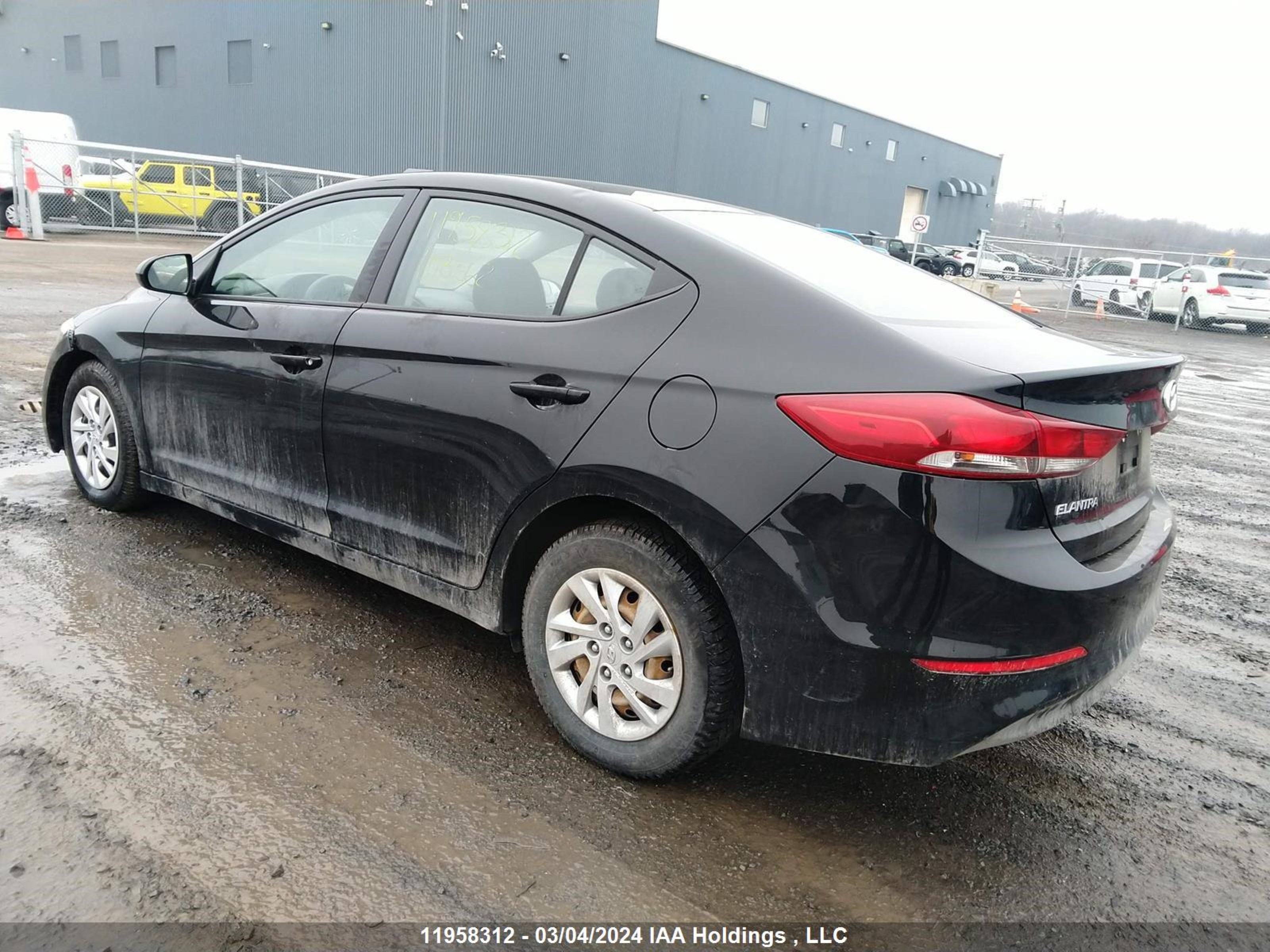 Photo 2 VIN: 5NPD74LF9HH108362 - HYUNDAI ELANTRA 