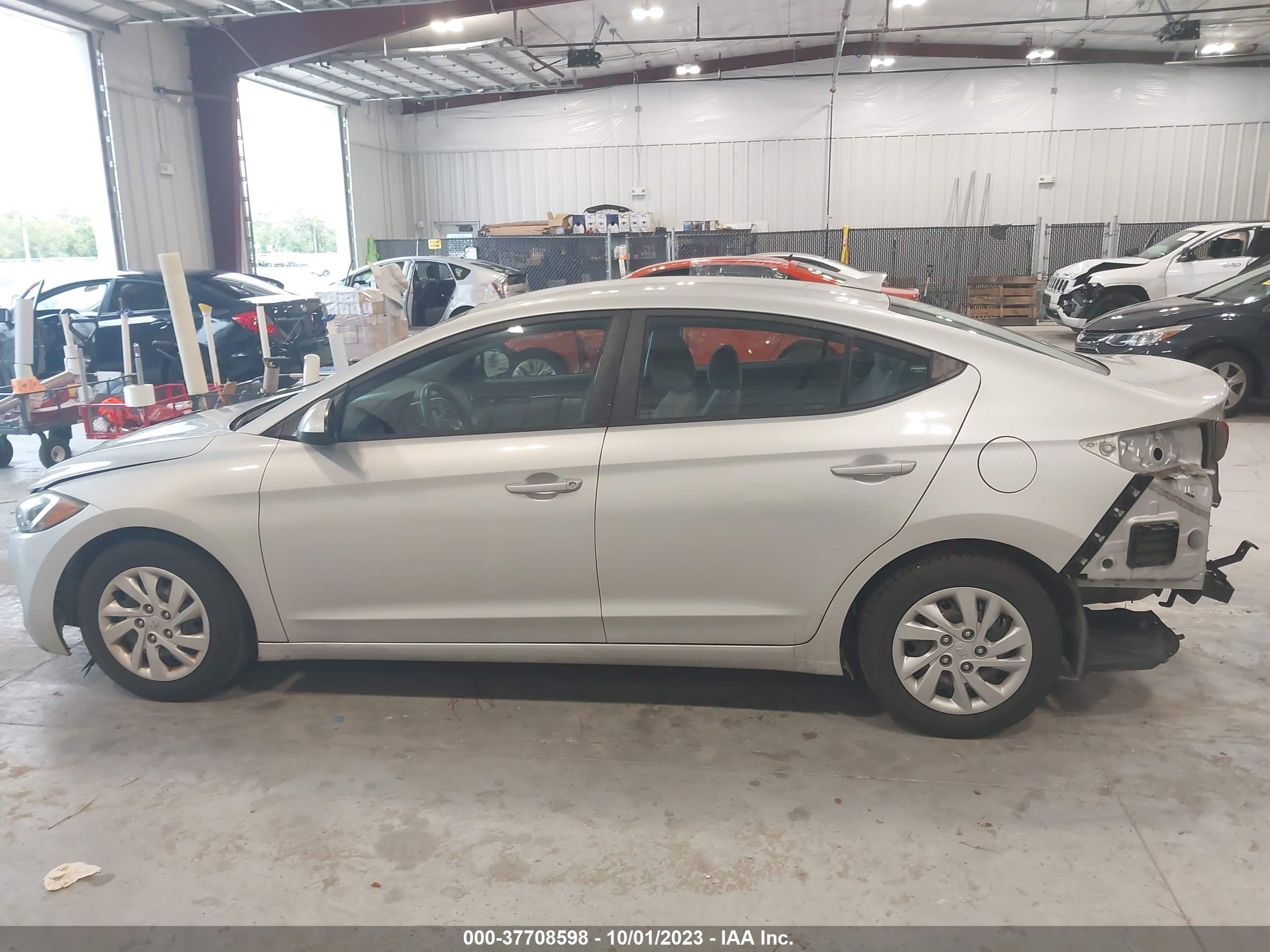 Photo 13 VIN: 5NPD74LF9HH127025 - HYUNDAI ELANTRA 