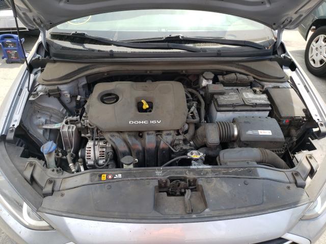 Photo 6 VIN: 5NPD74LF9HH176774 - HYUNDAI ELANTRA SE 