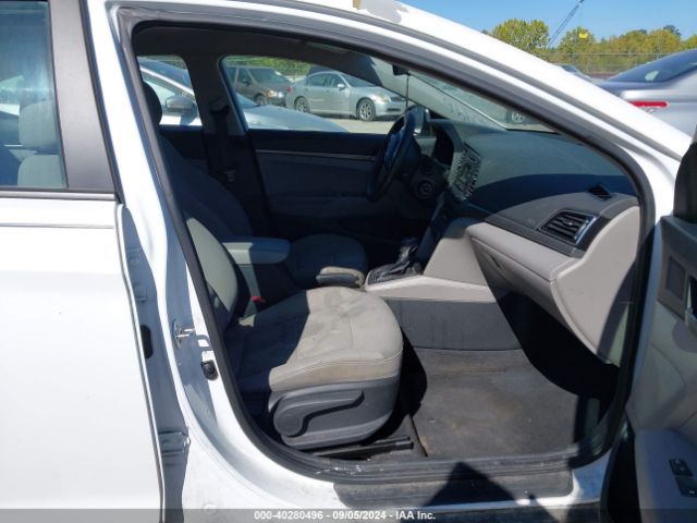 Photo 4 VIN: 5NPD74LF9HH179142 - HYUNDAI ELANTRA 