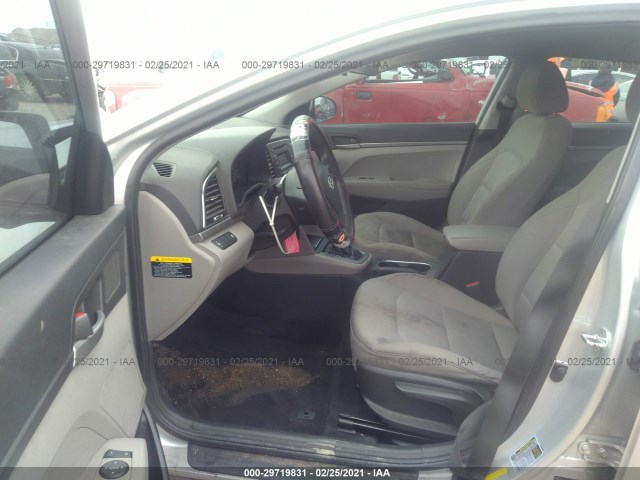 Photo 4 VIN: 5NPD74LF9JH226742 - HYUNDAI ELANTRA 