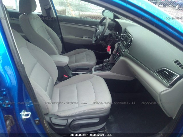 Photo 4 VIN: 5NPD74LF9JH260700 - HYUNDAI ELANTRA 