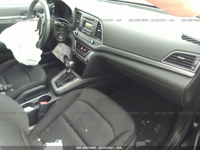 Photo 4 VIN: 5NPD74LF9JH292580 - HYUNDAI ELANTRA 