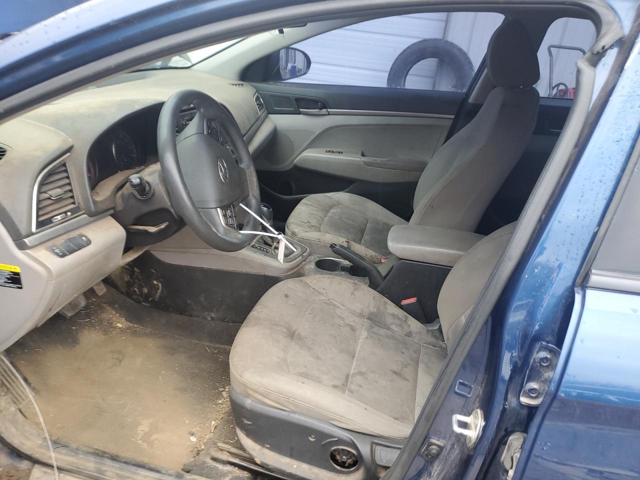 Photo 6 VIN: 5NPD74LF9JH350414 - HYUNDAI ELANTRA 