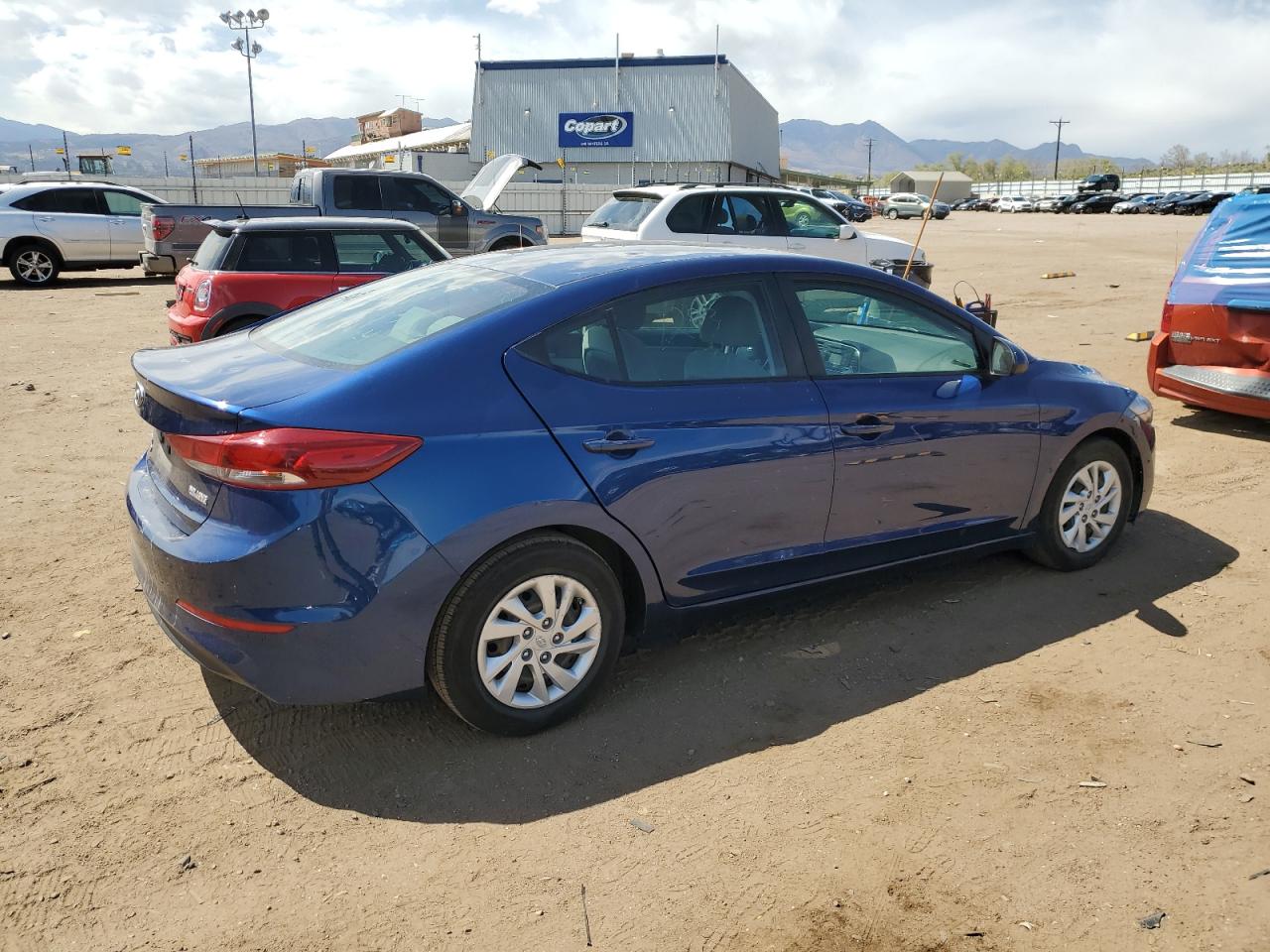 Photo 2 VIN: 5NPD74LF9JH353040 - HYUNDAI ELANTRA 