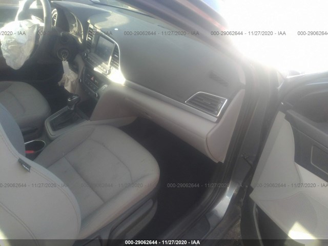 Photo 4 VIN: 5NPD74LF9JH373885 - HYUNDAI ELANTRA 