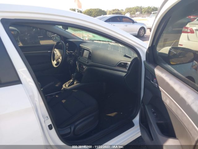 Photo 4 VIN: 5NPD74LF9JH389570 - HYUNDAI ELANTRA 