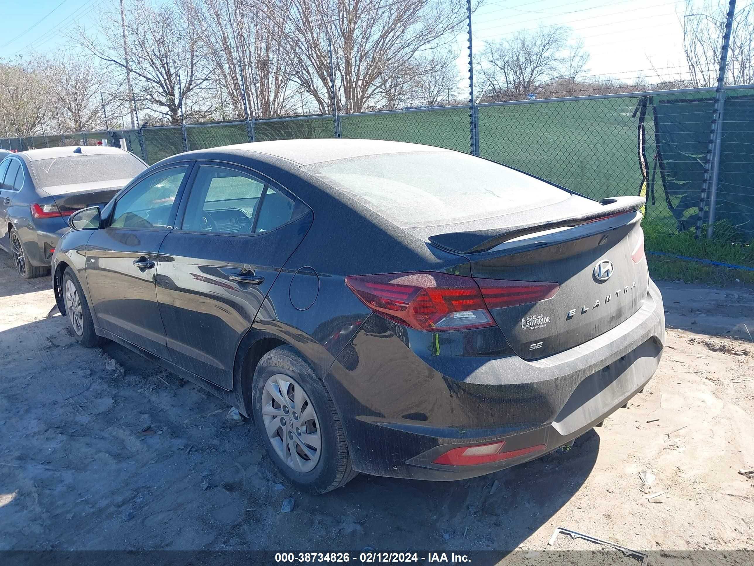 Photo 2 VIN: 5NPD74LF9KH420138 - HYUNDAI ELANTRA 