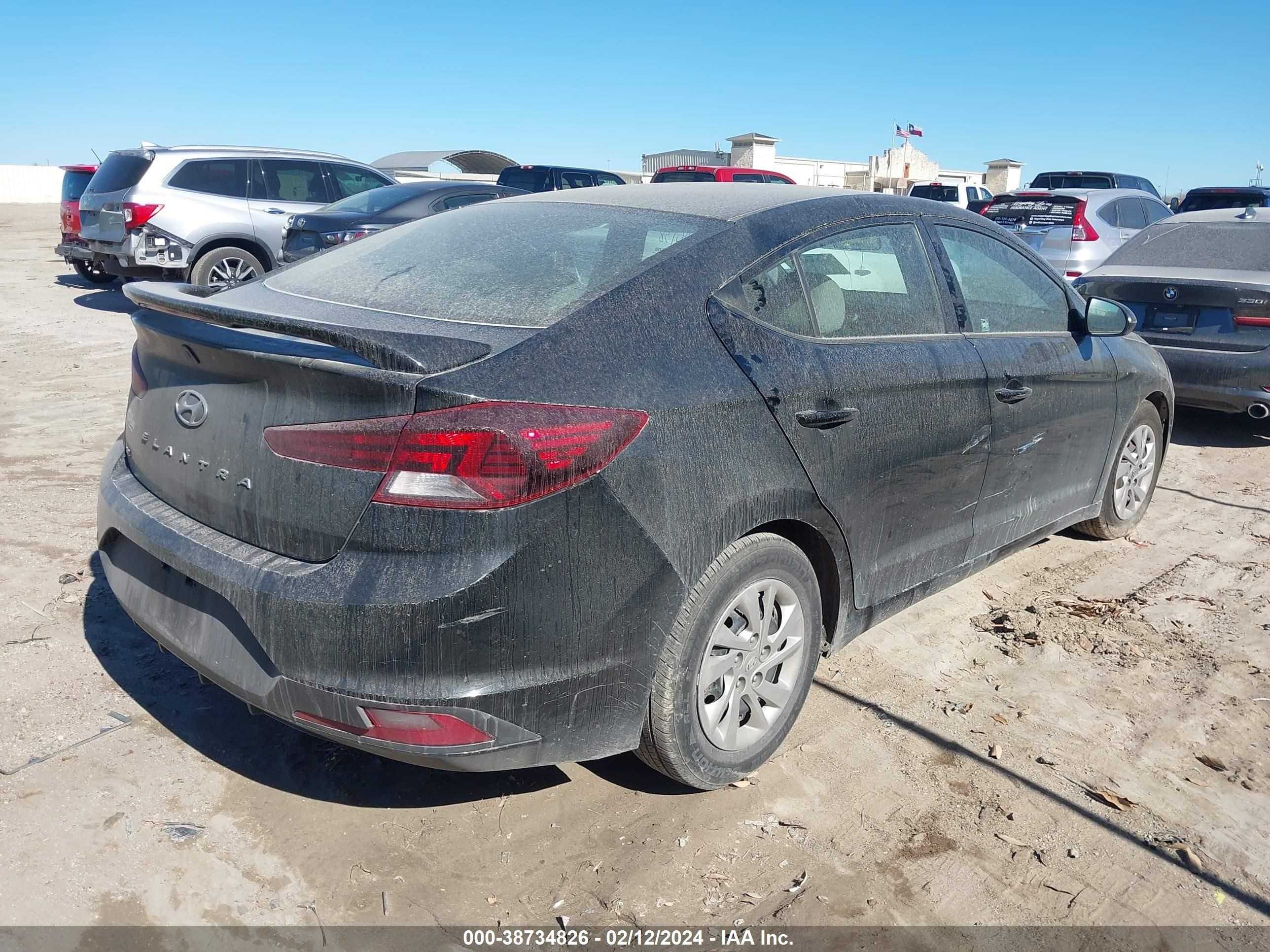 Photo 3 VIN: 5NPD74LF9KH420138 - HYUNDAI ELANTRA 