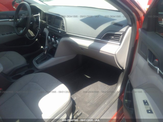 Photo 4 VIN: 5NPD74LF9KH440888 - HYUNDAI ELANTRA 