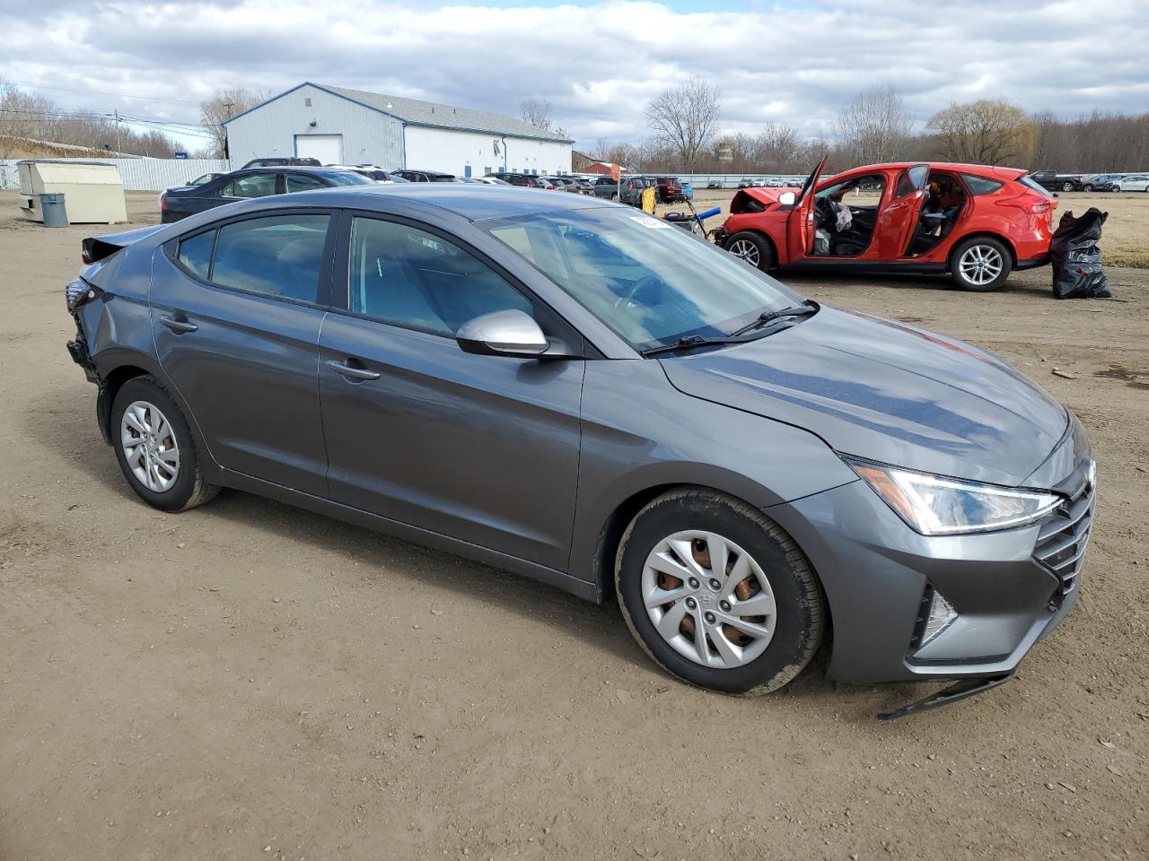 Photo 3 VIN: 5NPD74LF9KH474099 - HYUNDAI ELANTRA 