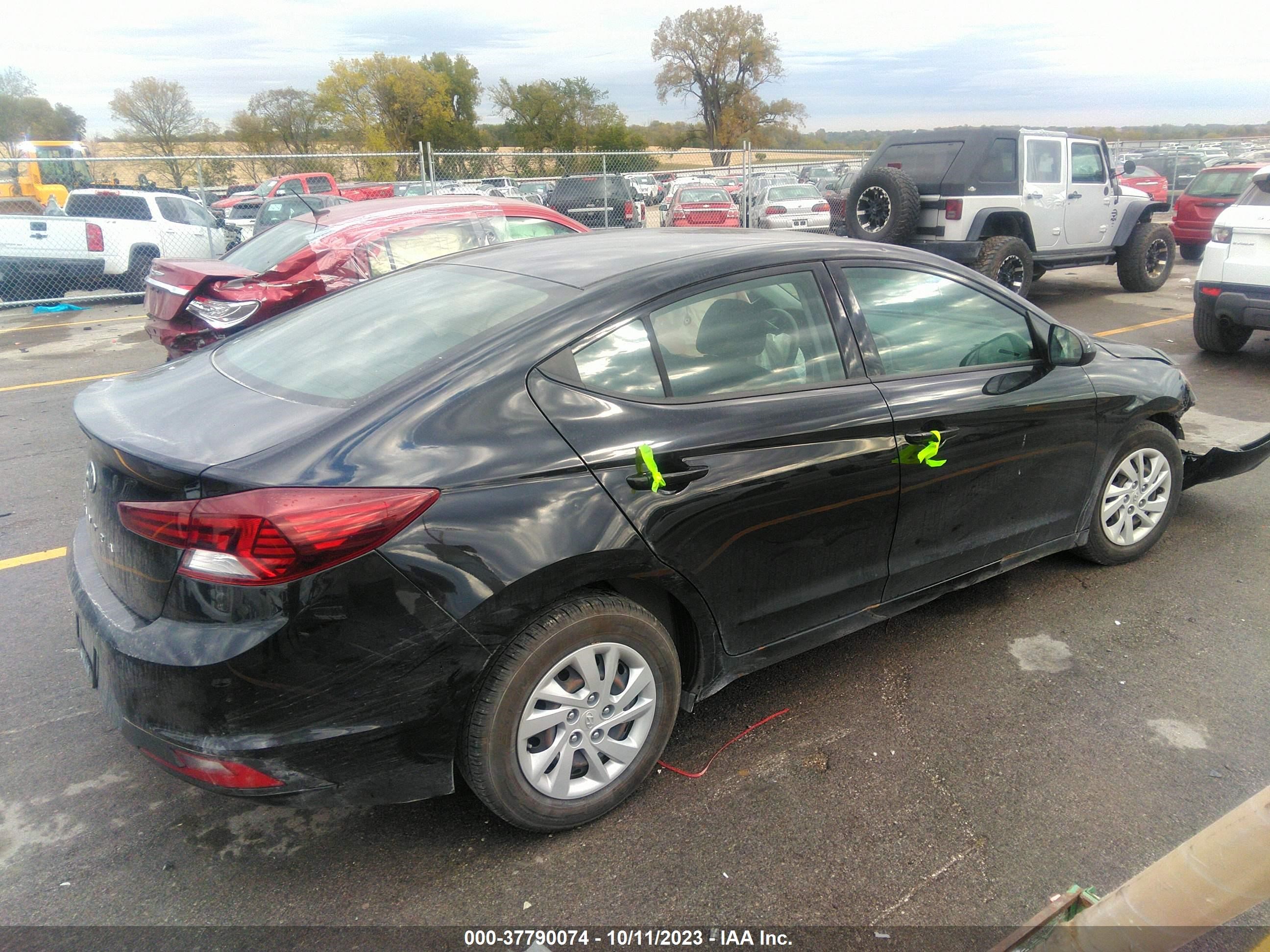 Photo 3 VIN: 5NPD74LF9KH475169 - HYUNDAI ELANTRA 