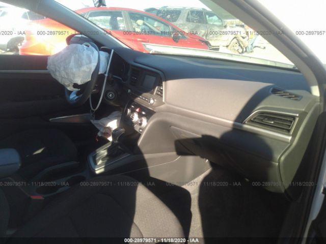 Photo 4 VIN: 5NPD74LF9KH488004 - HYUNDAI ELANTRA 