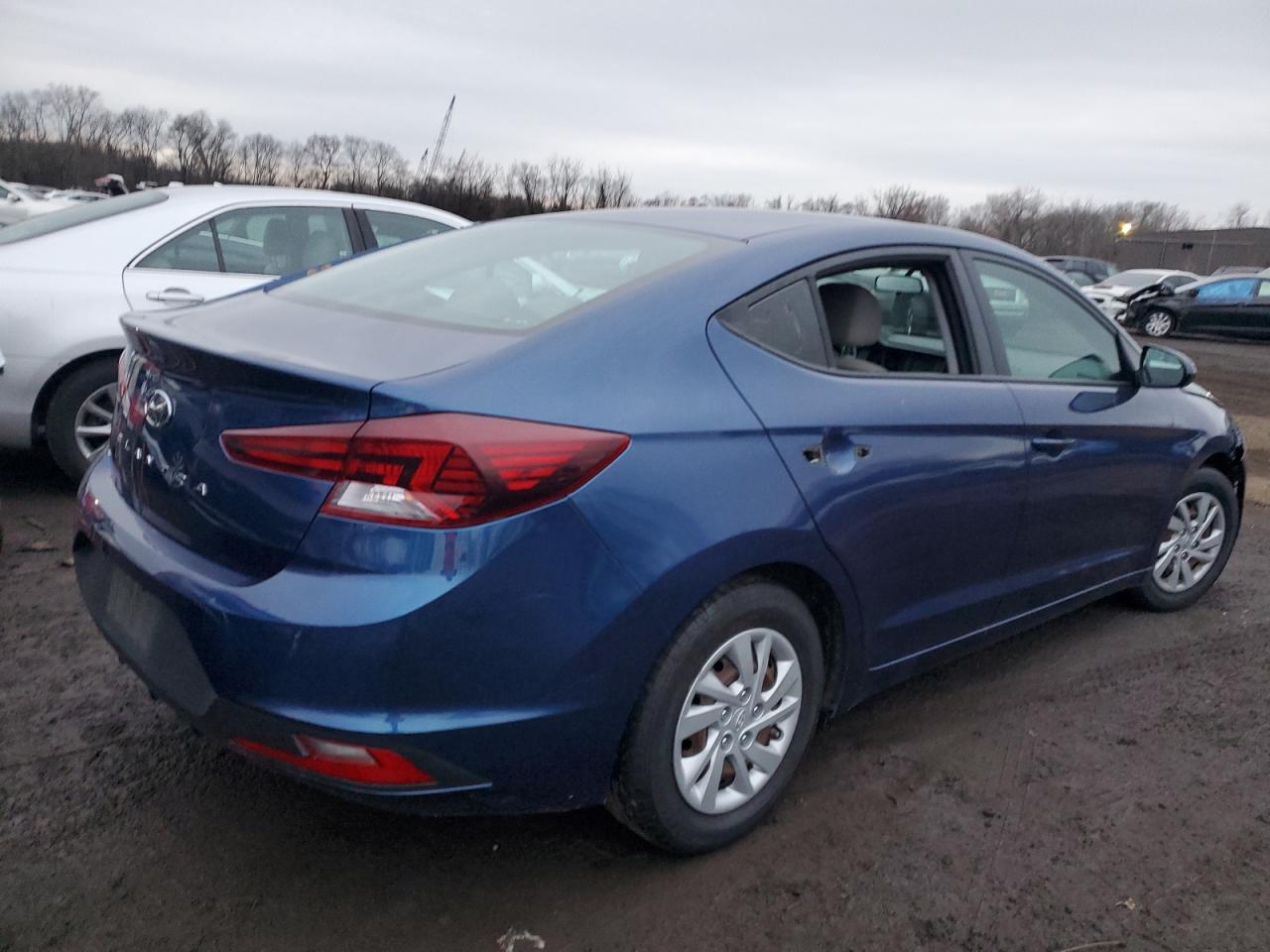 Photo 2 VIN: 5NPD74LF9LH546355 - HYUNDAI ELANTRA 