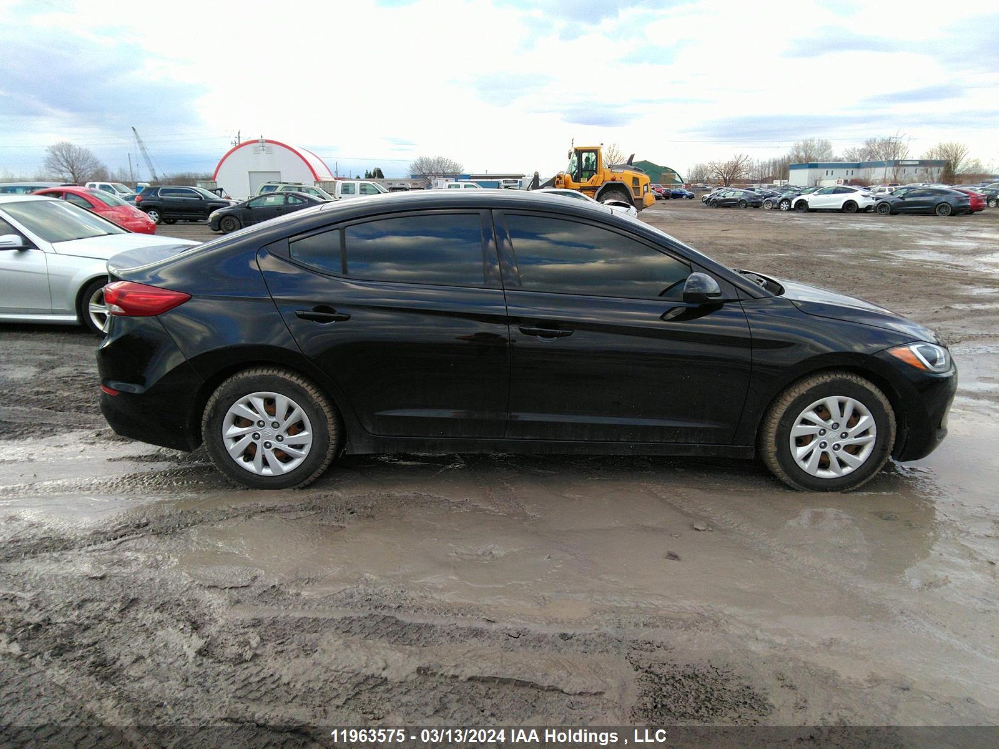 Photo 12 VIN: 5NPD74LFXHH043375 - HYUNDAI ELANTRA 