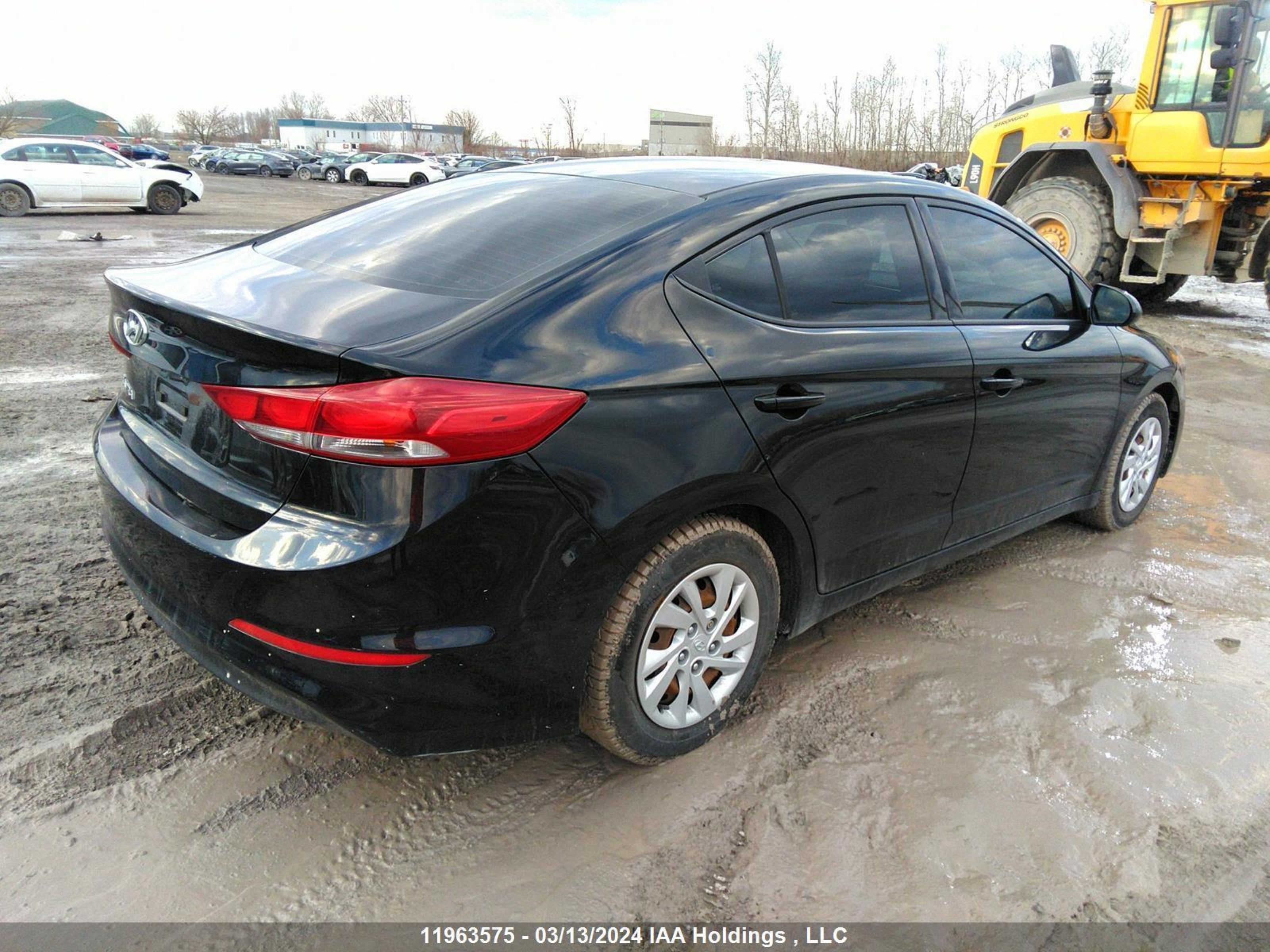 Photo 3 VIN: 5NPD74LFXHH043375 - HYUNDAI ELANTRA 