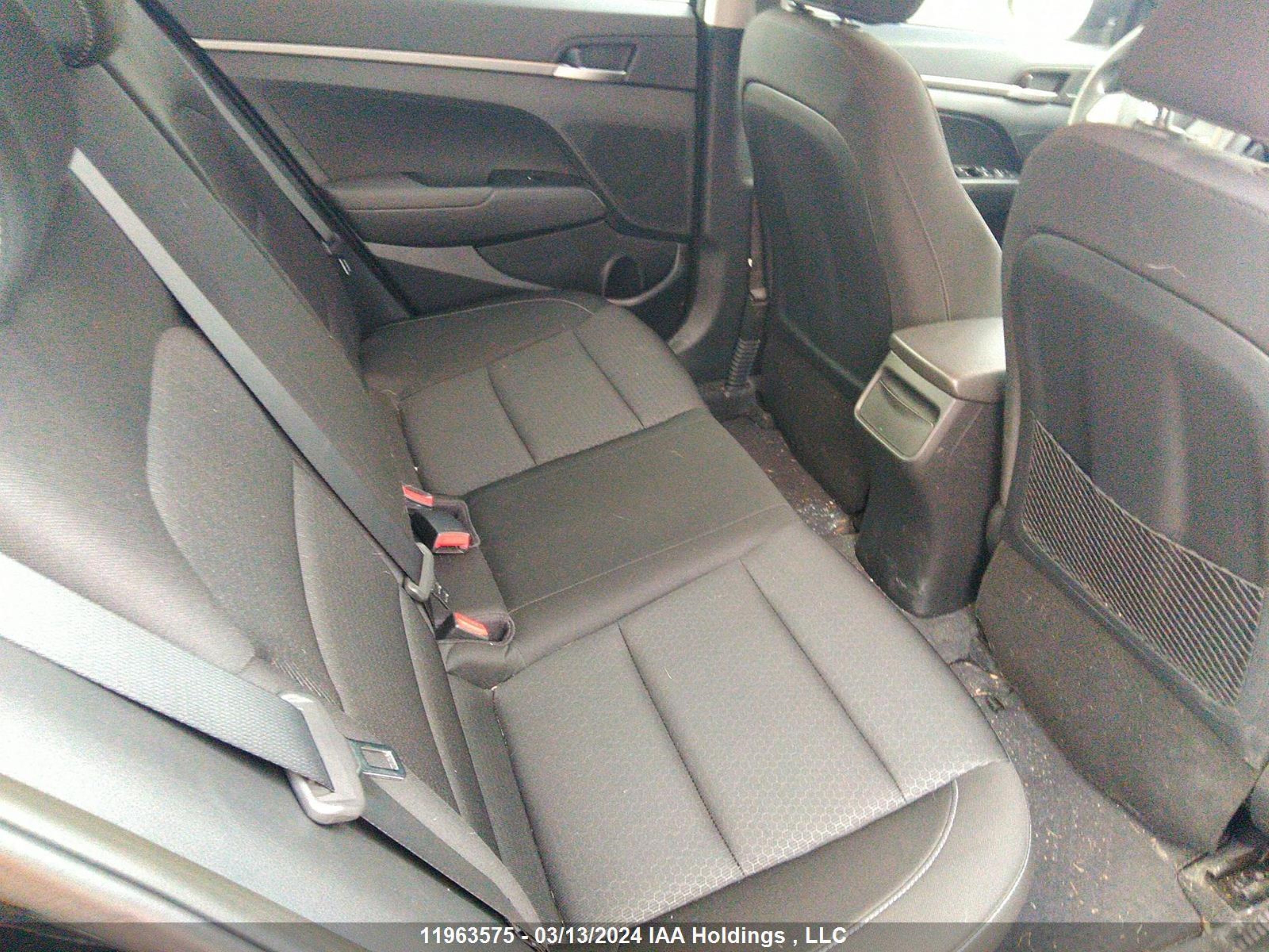 Photo 7 VIN: 5NPD74LFXHH043375 - HYUNDAI ELANTRA 