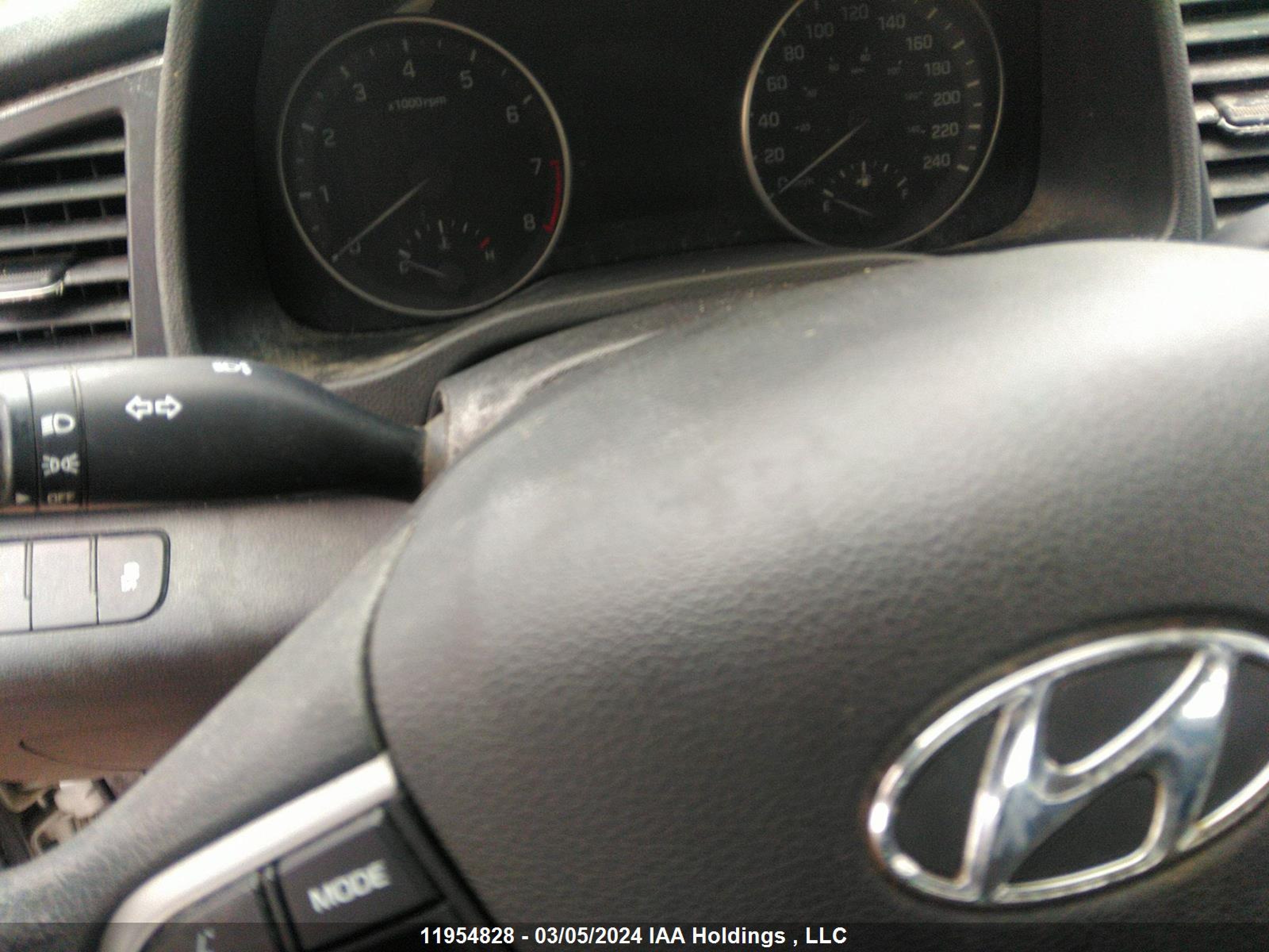 Photo 6 VIN: 5NPD74LFXHH074805 - HYUNDAI ELANTRA 