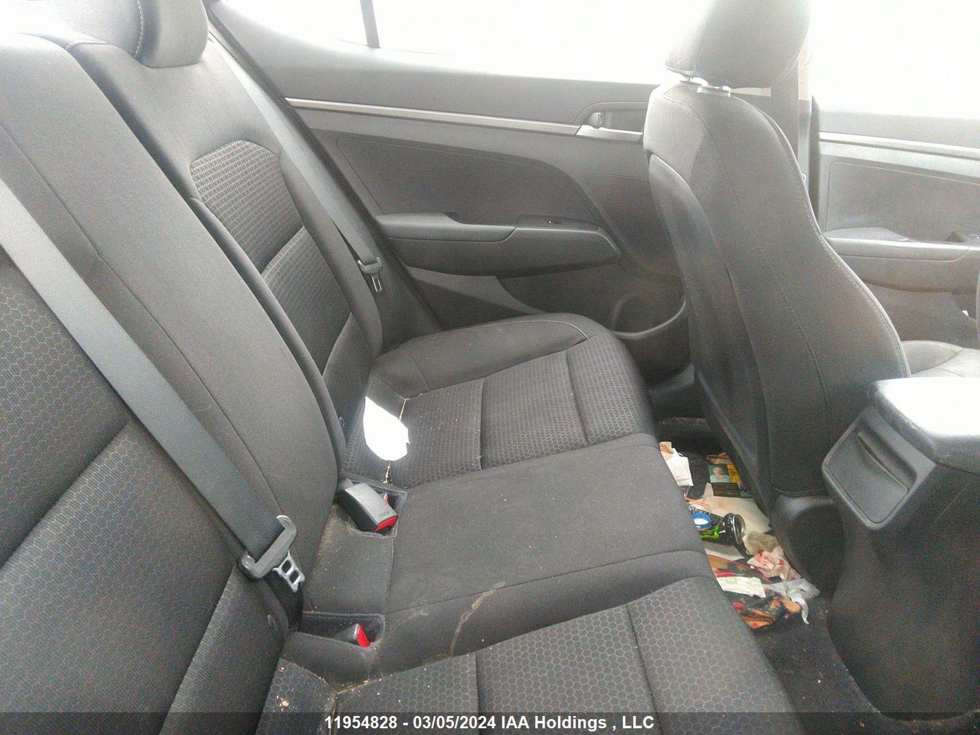 Photo 7 VIN: 5NPD74LFXHH074805 - HYUNDAI ELANTRA 