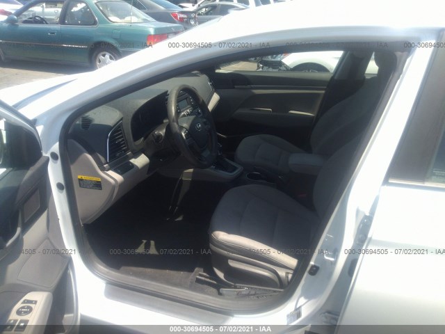 Photo 4 VIN: 5NPD74LFXHH081852 - HYUNDAI ELANTRA 