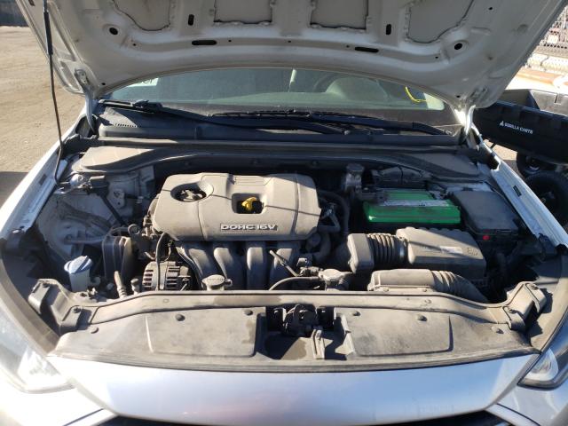 Photo 6 VIN: 5NPD74LFXHH112050 - HYUNDAI ELANTRA SE 