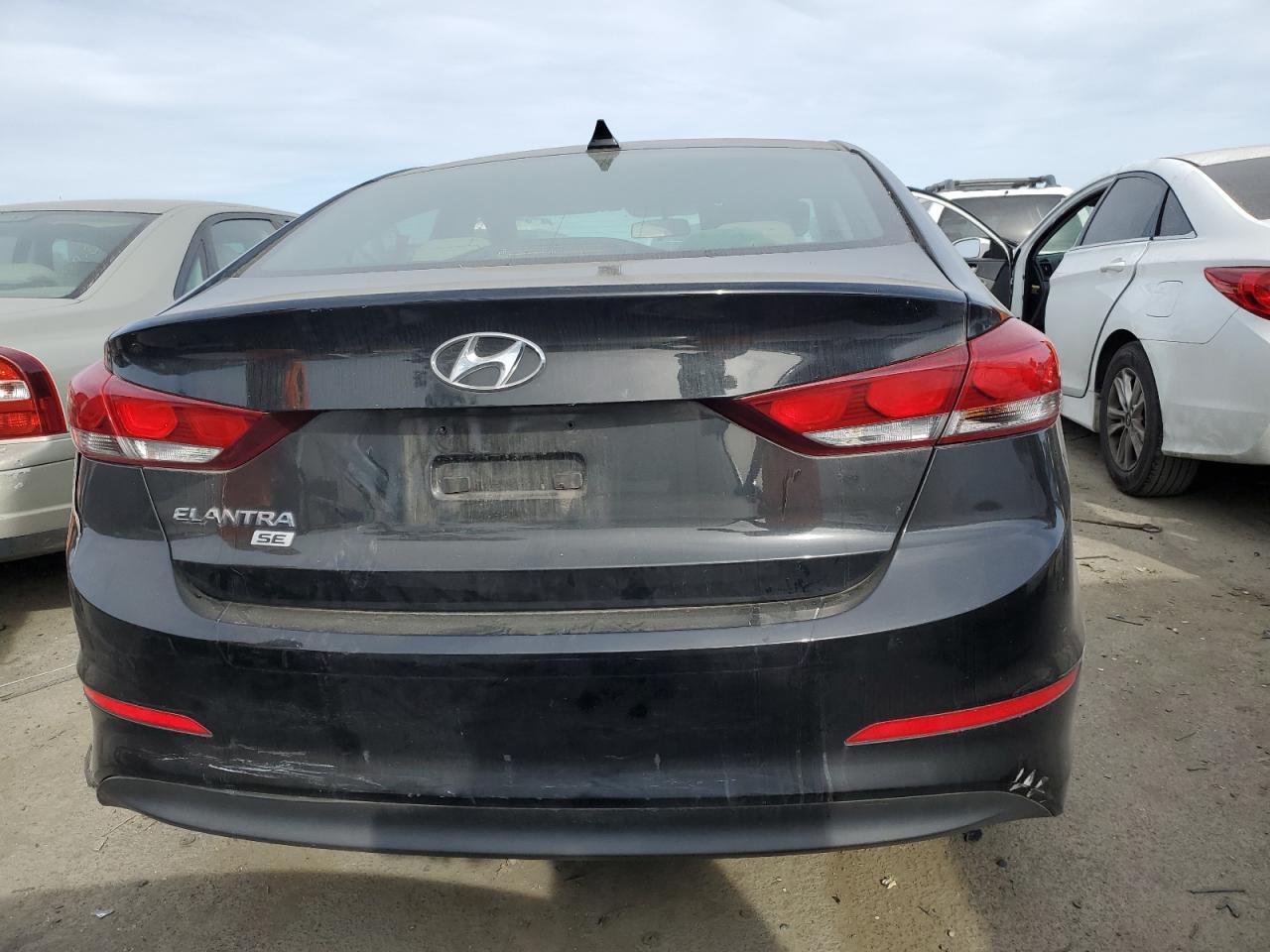 Photo 5 VIN: 5NPD74LFXHH130578 - HYUNDAI ELANTRA 