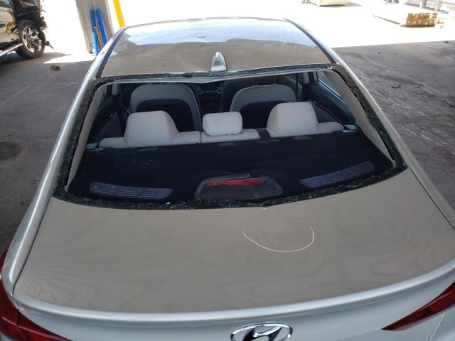 Photo 8 VIN: 5NPD74LFXHH136610 - HYUNDAI ELANTRA SE 