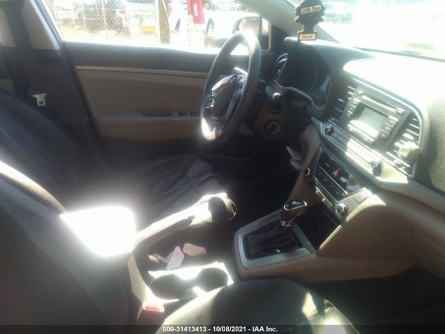 Photo 4 VIN: 5NPD74LFXHH140219 - HYUNDAI ELANTRA 