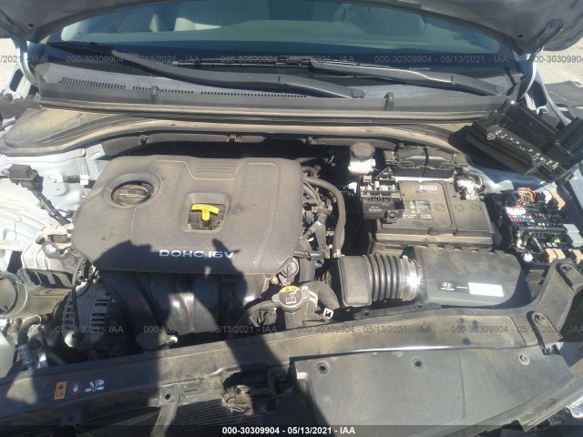 Photo 9 VIN: 5NPD74LFXHH168098 - HYUNDAI ELANTRA 