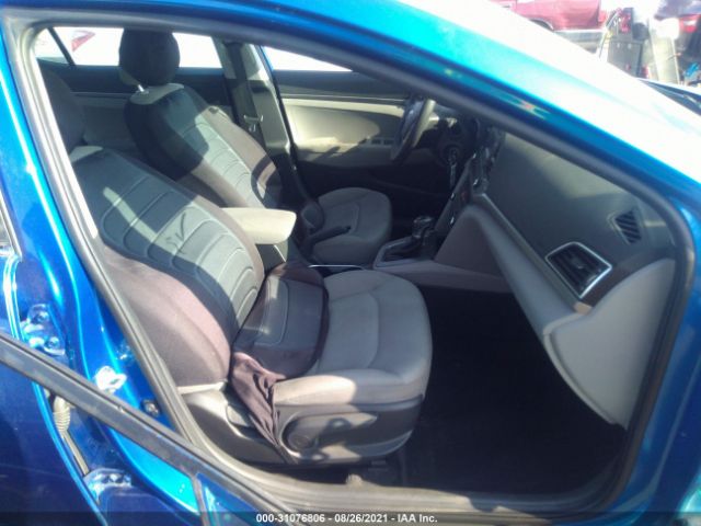 Photo 4 VIN: 5NPD74LFXHH201407 - HYUNDAI ELANTRA 