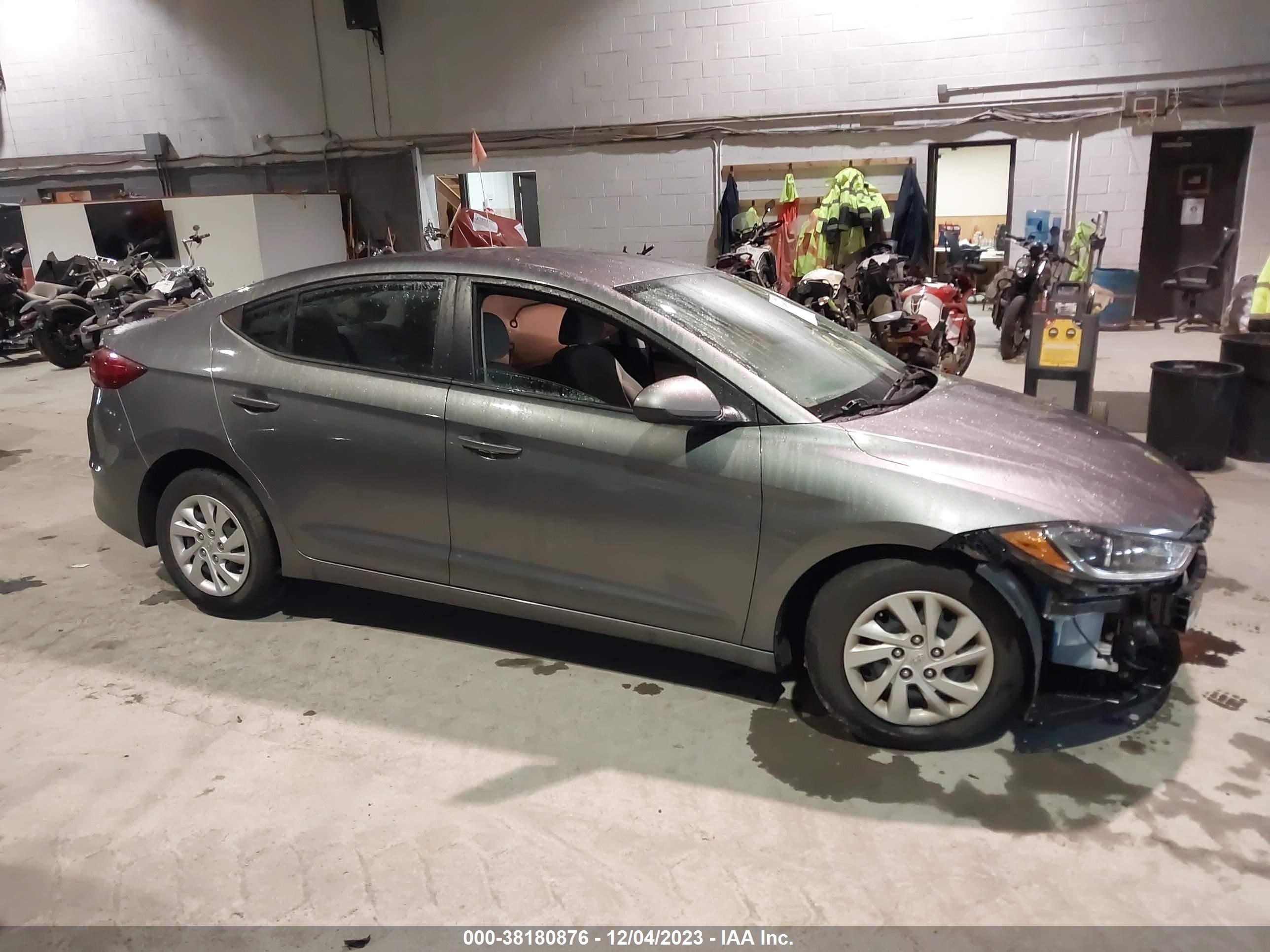 Photo 11 VIN: 5NPD74LFXJH277294 - HYUNDAI ELANTRA 